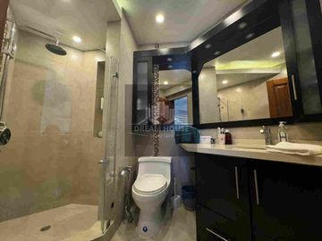 Venta o Renta de Departamento Amoblado, Sector República del Salvador, Quito, Ecuador
