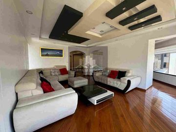 Venta o Renta de Departamento Amoblado, Sector República del Salvador, Quito, Ecuador