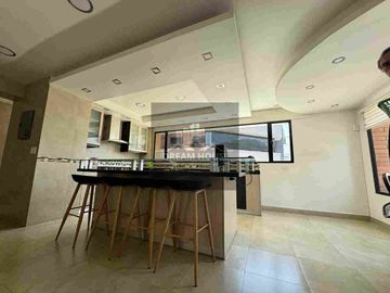 Venta o Renta de Departamento Amoblado, Sector República del Salvador, Quito, Ecuador