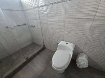 Linda Casa 363 m² *REMODELADA* en La Urb. El Remanso - La Molina
