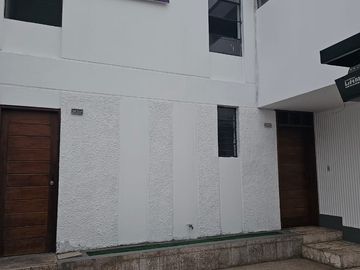 SE VENDE CASA UBICADISIMA EN SANTIAGO DE SURCO