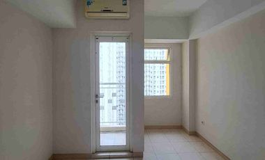 disewakan studio view pool kosongan apt springlake summarecon bekasi
