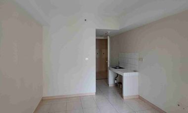 disewakan studio view pool kosongan apt springlake summarecon bekasi