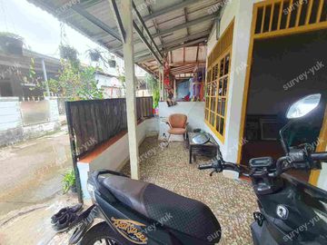 Rumah dalam komplek LT 60 m2 SHM strategis bebas banjir Pd Aren