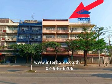 4.5-story commercial building, 87 sq.wah. Located near The Mall Bangkapi, between Soi Ramkhamhaeng 64/3 and 66, Ramkhamhaeng Road and Srinakarin Road,