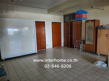 4.5-story commercial building, 87 sq.wah. Located near The Mall Bangkapi, between Soi Ramkhamhaeng 64/3 and 66, Ramkhamhaeng Road and Srinakarin Road,