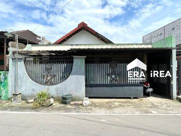 RUMAH DIJUAL DI SOLO DEKAT DE  TJOLOMADOE
