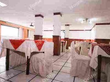 Hotel en venta a una cuadra del Colegio de America en El Inca
