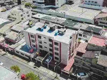 Hotel en venta a una cuadra del Colegio de America en El Inca