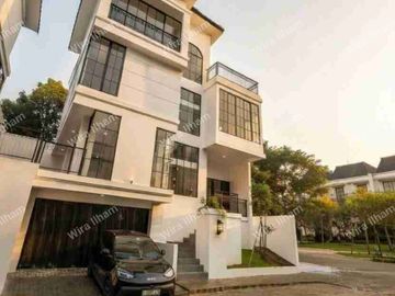5Menit Ke Transmart Cilandak, Rumah 4Lantai Tanah Besar Akses Strategis