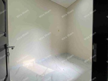 Siap Huni Hanya 1Unit Dekat Toll Limo dan Dekat Ke Jaksel