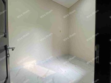 Siap Huni Hanya 1Unit Dekat Toll Limo dan Dekat Ke Jaksel