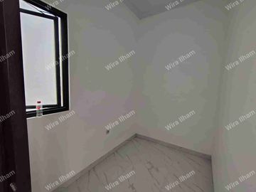 2,5Lantai Hunian Modern Minimalis di Jakarta Selatan under 1M