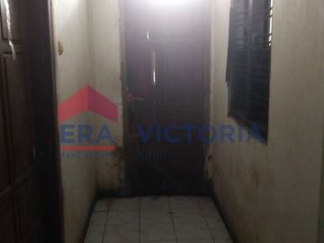 Rumah + Ruang Usaha Mojoroto Kota Kediri Pinggir Jalan Besar Dekat Dengan Klinik Kesehatan, Terminal dan Lingkungan Sekolah