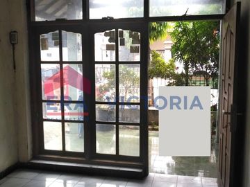 Rumah + Ruang Usaha Mojoroto Kota Kediri Pinggir Jalan Besar Dekat Dengan Klinik Kesehatan, Terminal dan Lingkungan Sekolah
