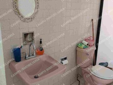 VENTA CASA COL. MARAVILLAS, EN UN NIVEL. 
PRIVADA CERRADA CON PORTÓN ELÉCTRICO.