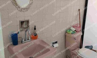 VENTA CASA COL. MARAVILLAS, EN UN NIVEL. 
PRIVADA CERRADA CON PORTÓN ELÉCTRICO.