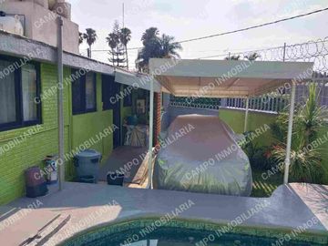 VENTA CASA COL. MARAVILLAS, EN UN NIVEL. 
PRIVADA CERRADA CON PORTÓN ELÉCTRICO.