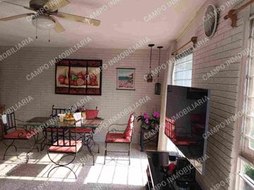 VENTA CASA COL. MARAVILLAS, EN UN NIVEL. 
PRIVADA CERRADA CON PORTÓN ELÉCTRICO.
