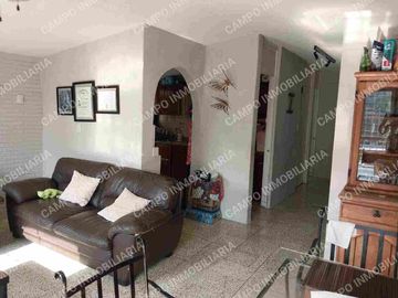 VENTA CASA COL. MARAVILLAS, EN UN NIVEL. 
PRIVADA CERRADA CON PORTÓN ELÉCTRICO.