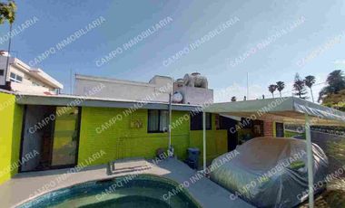 VENTA CASA COL. MARAVILLAS, EN UN NIVEL. 
PRIVADA CERRADA CON PORTÓN ELÉCTRICO.