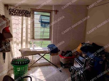 VENTA CASA COL. MARAVILLAS, EN UN NIVEL. 
PRIVADA CERRADA CON PORTÓN ELÉCTRICO.