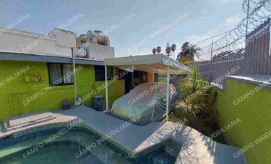 VENTA CASA COL. MARAVILLAS, EN UN NIVEL. 
PRIVADA CERRADA CON PORTÓN ELÉCTRICO.