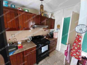 VENTA CASA COL. MARAVILLAS, EN UN NIVEL. 
PRIVADA CERRADA CON PORTÓN ELÉCTRICO.