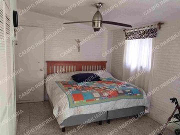 VENTA CASA COL. MARAVILLAS, EN UN NIVEL. 
PRIVADA CERRADA CON PORTÓN ELÉCTRICO.