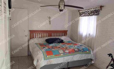 VENTA CASA COL. MARAVILLAS, EN UN NIVEL. 
PRIVADA CERRADA CON PORTÓN ELÉCTRICO.