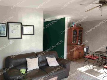 VENTA CASA COL. MARAVILLAS, EN UN NIVEL. 
PRIVADA CERRADA CON PORTÓN ELÉCTRICO.