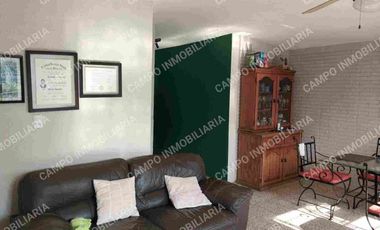 VENTA CASA COL. MARAVILLAS, EN UN NIVEL. 
PRIVADA CERRADA CON PORTÓN ELÉCTRICO.