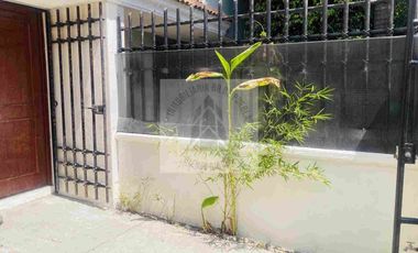 VENTA CASA EXCELENTE UBICACIÓN CERCA DE PASEO DESTINO 11 SUR Y MARGARITAS DENTRO DE FRACCIONAMIENTO solo recursos propios REMATE