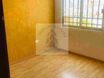 VENTA CASA EXCELENTE UBICACIÓN CERCA DE PASEO DESTINO 11 SUR Y MARGARITAS DENTRO DE FRACCIONAMIENTO