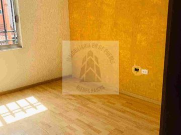 VENTA CASA EXCELENTE UBICACIÓN CERCA DE PASEO DESTINO 11 SUR Y MARGARITAS DENTRO DE FRACCIONAMIENTO