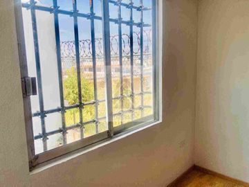 VENTA CASA EXCELENTE UBICACIÓN CERCA DE PASEO DESTINO 11 SUR Y MARGARITAS DENTRO DE FRACCIONAMIENTO