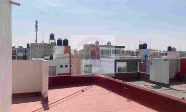 VENTA CASA EXCELENTE UBICACIÓN CERCA DE PASEO DESTINO 11 SUR Y MARGARITAS DENTRO DE FRACCIONAMIENTO solo recursos propios REMATE