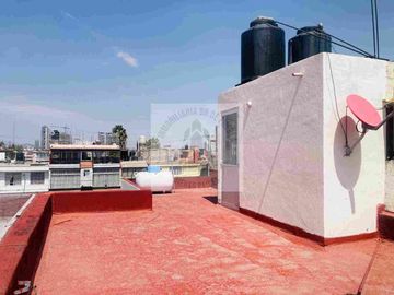 VENTA CASA EXCELENTE UBICACIÓN CERCA DE PASEO DESTINO 11 SUR Y MARGARITAS DENTRO DE FRACCIONAMIENTO