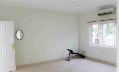 RUMAH BESAR SIAP HUNI