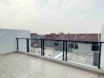 3Lantai Jaksel Dekat Citos dan Ragunan, 4Kamar Tidur