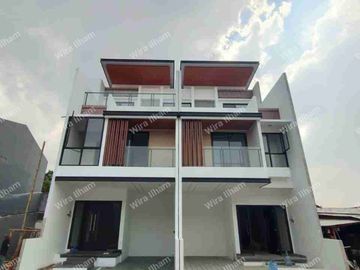 3Lantai Jaksel Dekat Citos dan Ragunan, 4Kamar Tidur