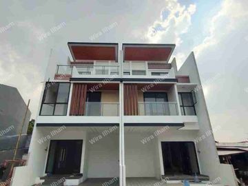 3Lantai Jaksel Dekat Citos dan Ragunan, 4Kamar Tidur