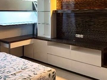 JUAL RUMAH 2 LANTAI SIAP HUNI FURNIS LENGKAP ARAYA 1