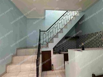 Di jual cepat Rumah dalam cluster 2 Lantai di mekarsari - depok.