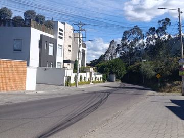 TERRENO EN VENTA  DE OPORTUNIDAD EN SAN JUAN DE CUMBAYA