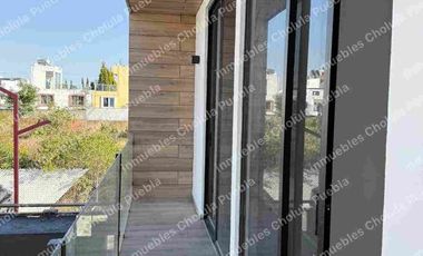 Aprovecha esta oportunidad de vivir a unos metros de un centro comercial con todos los servicios en San Pedro Cholula y a unos minutos de la UDLAP, extraordinaria opción de inversión. Departamento nuevo de 2 habitaciones en venta.