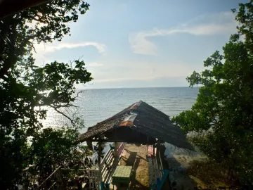 Income-generating Sea Front Dive Resort 423sqm Alegria