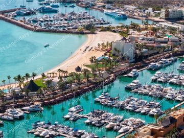 Casa en venta en La Paz Baja California sur en Puerta Cortez campo de GOLF beachclub y marina