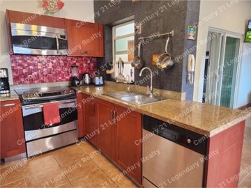 Casa en venta en La Paz Baja California sur en Puerta Cortez campo de GOLF beachclub y marina