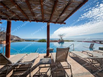 Casa en venta en La Paz Baja California sur en Puerta Cortez campo de GOLF beachclub y marina